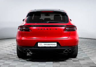 Подержанный автомобиль Porsche Macan 2017 года (6 фото)
