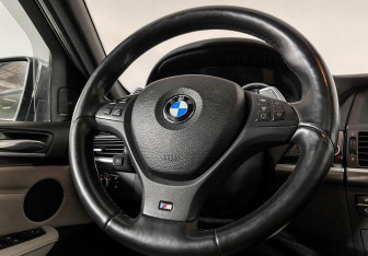 Подержанный автомобиль BMW X6 2013 года (16 фото)