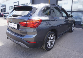 Подержанный автомобиль BMW X1 2018 года (5 фото)
