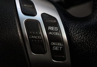 Подержанный автомобиль Honda Odyssey Compactvan 2004 года (15 фото)