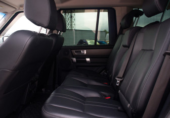 Подержанный автомобиль Land Rover Discovery 2015 года (12 фото)