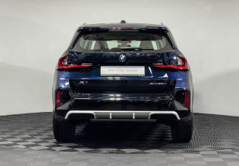Подержанный автомобиль BMW X1 2025 года (3 фото)