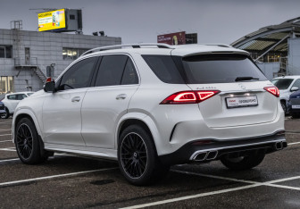 Подержанный автомобиль Mercedes-Benz GLE 2019 года (11 фото)