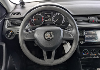 Подержанный автомобиль Skoda Rapid Liftback 2019 года (22 фото)