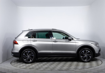 Подержанный автомобиль Volkswagen Tiguan 2021 года (4 фото)