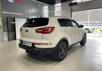 Подержанный автомобиль Kia Sportage 2010 года (4 фото)