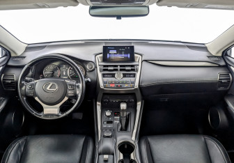 Подержанный автомобиль Lexus NX 2016 года (14 фото)