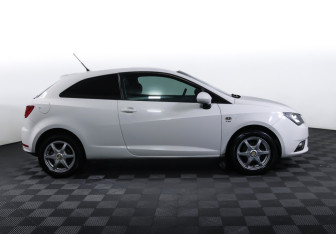 Подержанный автомобиль SEAT Ibiza Hatchback 2012 года (4 фото)