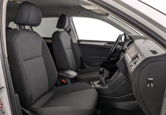 Подержанный автомобиль Volkswagen Tiguan 2018 года (23 фото)