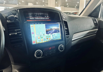 Подержанный автомобиль Mitsubishi Pajero 2012 года (10 фото)