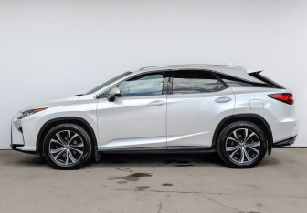 Подержанный автомобиль Lexus RX 2018 года (8 фото)