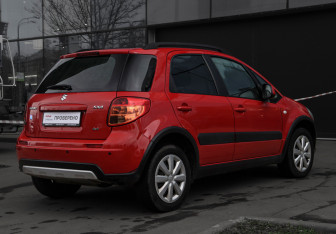 Подержанный автомобиль Suzuki SX4 Hatchback 2012 года (5 фото)