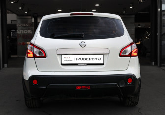 Подержанный автомобиль Nissan Qashqai 2012 года (5 фото)