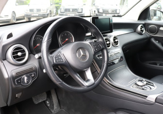 Подержанный автомобиль Mercedes-Benz GLC Coupe 2018 года (13 фото)