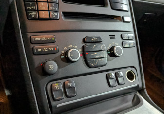 Подержанный автомобиль Volvo XC90 2012 года (20 фото)