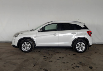 Подержанный автомобиль Citroen C4 Aircross 2012 года (8 фото)