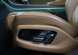 Подержанный автомобиль Audi A8 2019 года (33 фото)