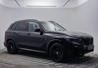 Подержанный автомобиль BMW X5 2020 года (7 фото)