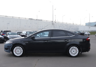 Подержанный автомобиль Ford Mondeo Sedan 2008 года (8 фото)