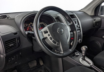 Подержанный автомобиль Nissan X-Trail 2013 года (15 фото)