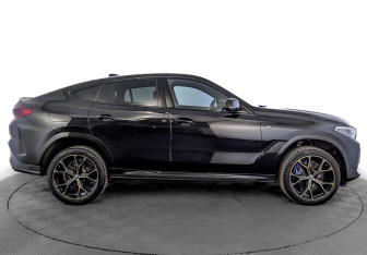 Подержанный автомобиль BMW X6 2021 года (4 фото)