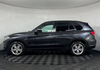 Подержанный автомобиль BMW X5 2015 года (5 фото)