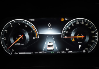 Подержанный автомобиль Changan CS95 2023 года (16 фото)