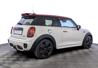 Подержанный автомобиль MINI Hatch 2020 года (5 фото)