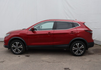 Подержанный автомобиль Nissan Qashqai 2020 года (8 фото)