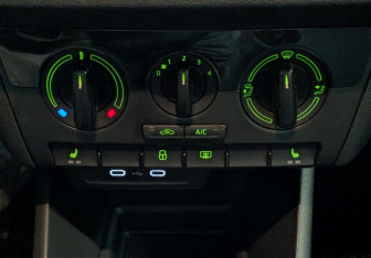 Подержанный автомобиль Skoda Rapid Liftback 2020 года (25 фото)