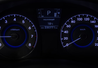 Подержанный автомобиль Hyundai Solaris Sedan 2012 года (10 фото)