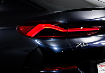 Подержанный автомобиль BMW X6 2021 года (17 фото)