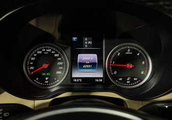 Подержанный автомобиль Mercedes-Benz GLC Coupe 2018 года (11 фото)