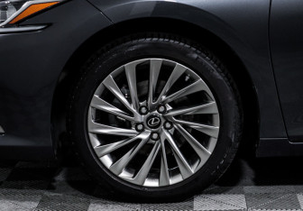 Подержанный автомобиль Lexus ES 2021 года (15 фото)