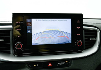 Подержанный автомобиль Kia Ceed Wagon 2022 года (12 фото)