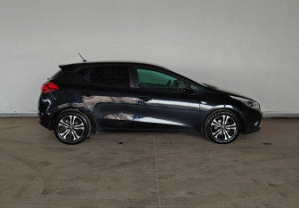 Подержанный автомобиль Kia Ceed Hatchback 2012 года (7 фото)