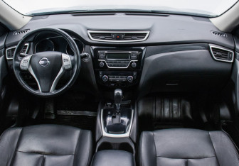 Подержанный автомобиль Nissan X-Trail 2015 года (13 фото)
