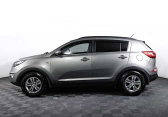 Подержанный автомобиль Kia Sportage 2011 года (8 фото)