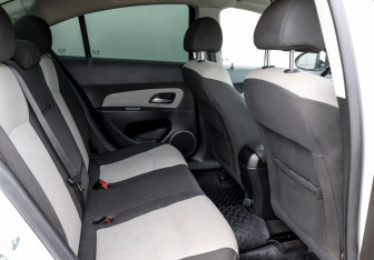 Подержанный автомобиль Chevrolet Cruze Sedan 2013 года (11 фото)