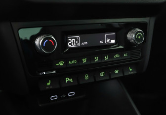 Подержанный автомобиль Skoda Rapid Liftback 2020 года (17 фото)