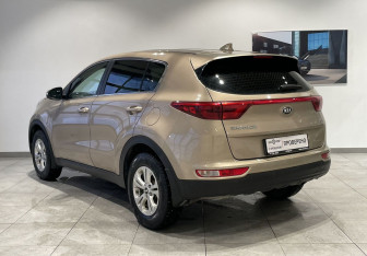 Подержанный автомобиль Kia Sportage 2017 года (7 фото)