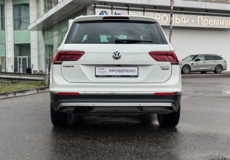 Подержанный автомобиль Volkswagen Tiguan 2017 года (6 фото)