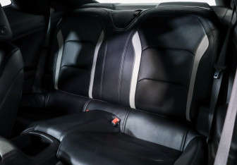 Подержанный автомобиль Chevrolet Camaro Coupe 2017 года (10 фото)