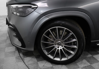 Подержанный автомобиль Mercedes-Benz GLE 2024 года (24 фото)