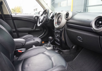 Подержанный автомобиль MINI Countryman 2011 года (11 фото)
