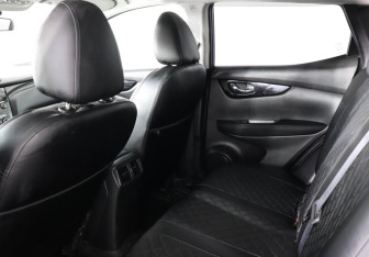 Подержанный автомобиль Nissan Qashqai 2014 года (12 фото)
