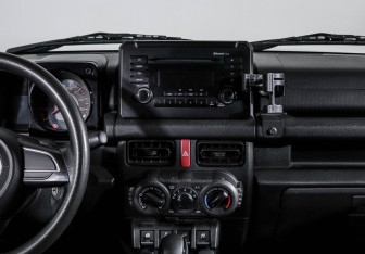 Подержанный автомобиль Suzuki Jimny 2019 года (13 фото)