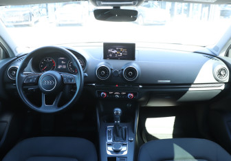 Подержанный автомобиль Audi A3 Sedan 2019 года (12 фото)