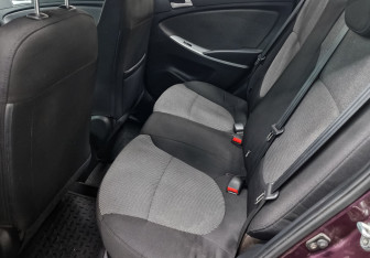 Подержанный автомобиль Hyundai Solaris Sedan 2012 года (18 фото)