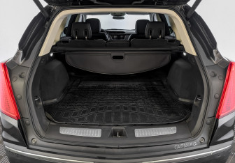 Подержанный автомобиль Cadillac XT5 2016 года (10 фото)